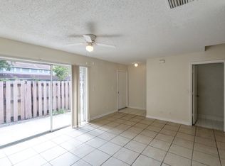 910 Cypress Way E, Palm Springs, FL 33406