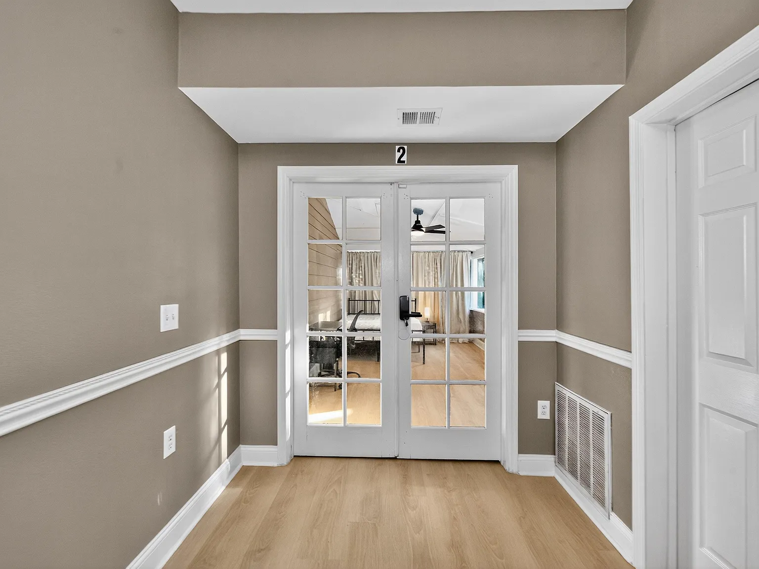 4 bed, 3.0 bath, 1800 sqft, $910 — Photo 4