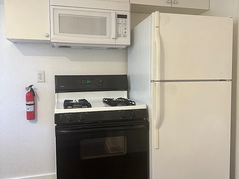212 S Leroux St #3 — Photo 3