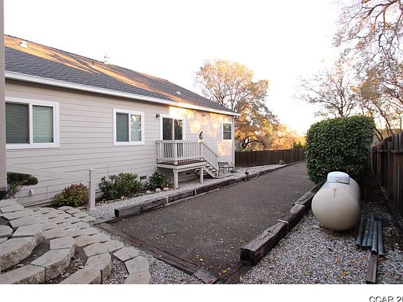 4th image of 644 Live Oak Dr