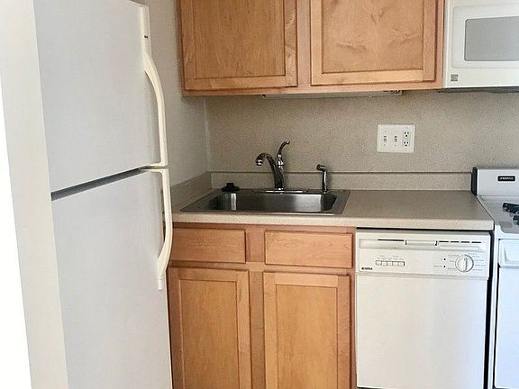 5th image of 17 W Preston St #9E