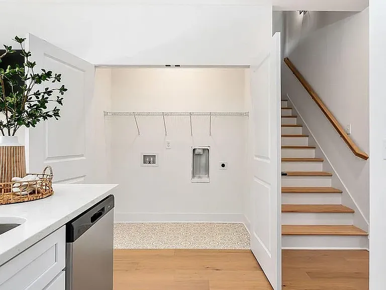 1575 Park Dr — Photo 7