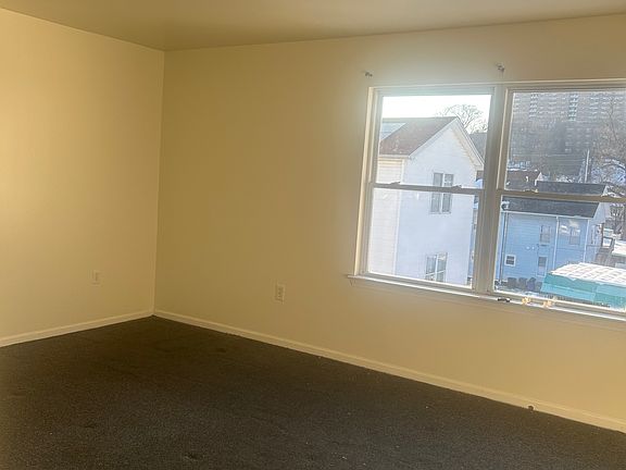 3rd image of 49 Lincoln Ave #2