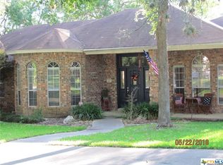 312 Oak Mott Ct, Seguin, TX 78155