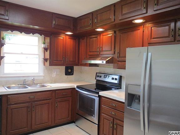 3rd image of 801 Elkwood Dr