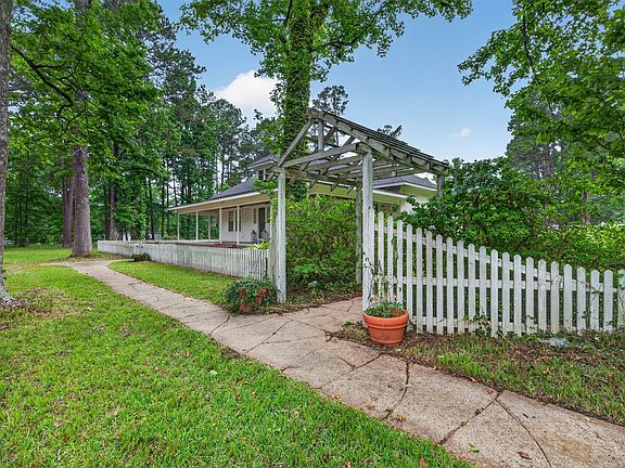 2nd image of 8402 Springridge Texas Line Rd