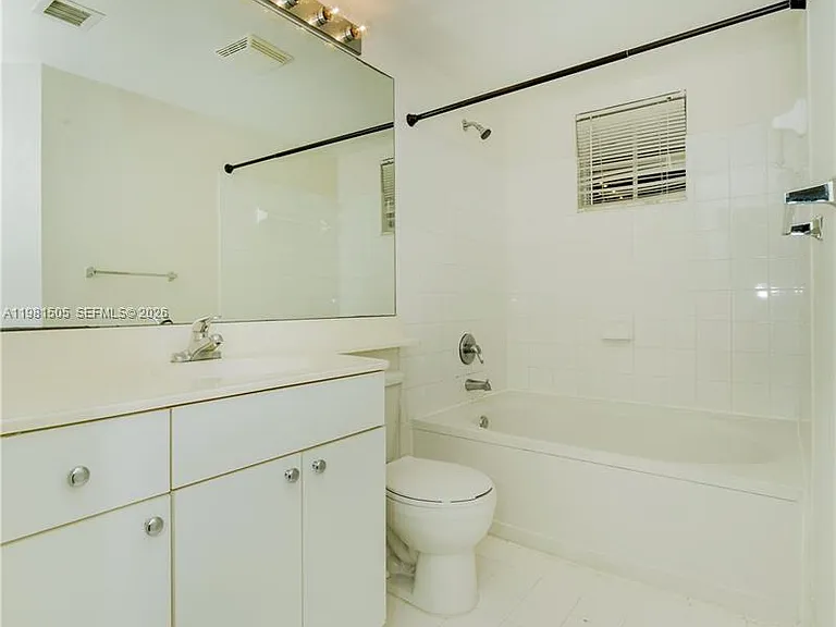 17145 N Bay Rd #4203 — Photo 13