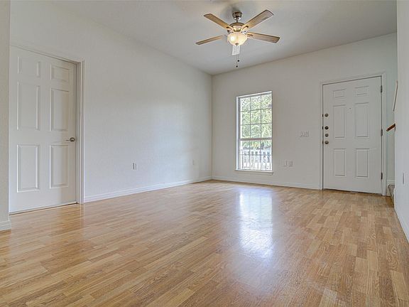 2nd image of 4713A Santa Anna St