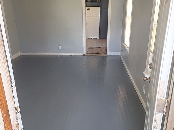 3rd image of 3282 W 48th St