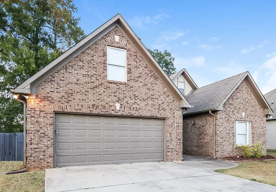 136 Moores Spring Rd