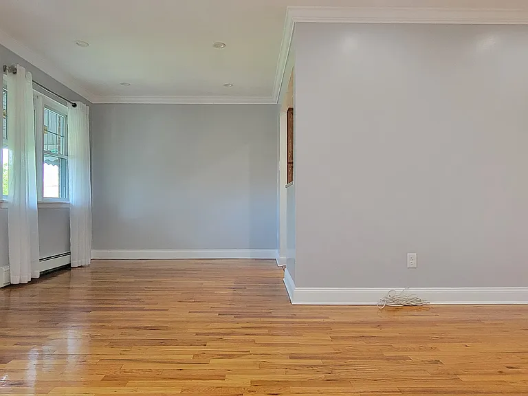 2076 E 55th St #3 — Photo 8