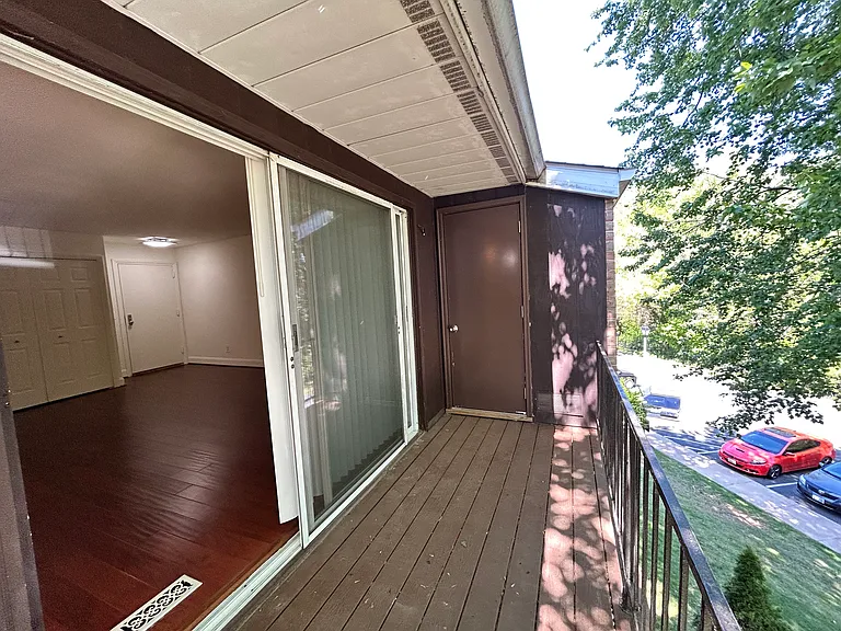 228 Crocker Dr #F — Photo 12