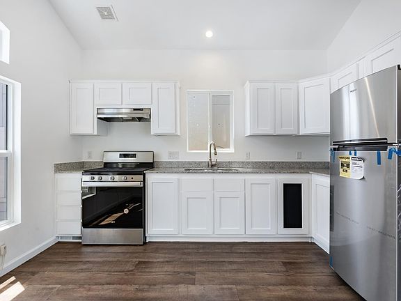 5th image of 1468 Grand Ave #9