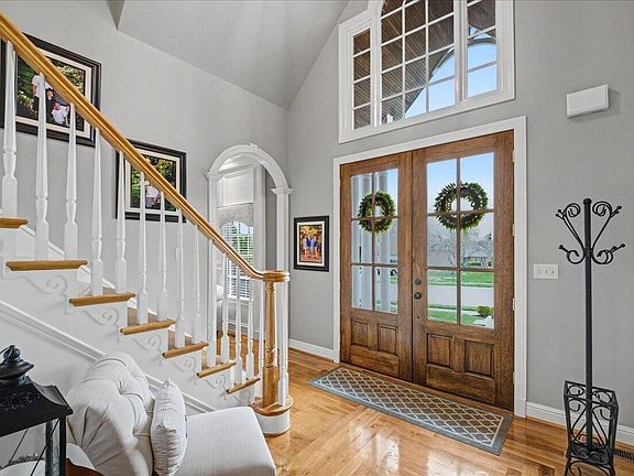 3rd image of 501 Breezewood Cir