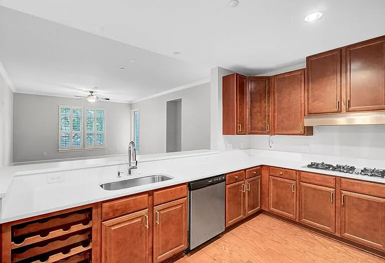 125 Pier View St #209 — Photo 5