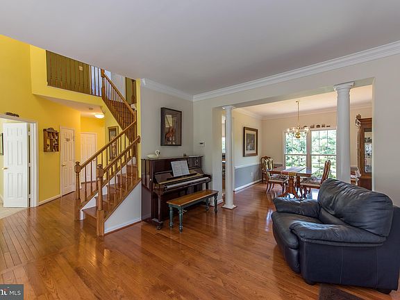 3rd image of 2078 Hammond Ave