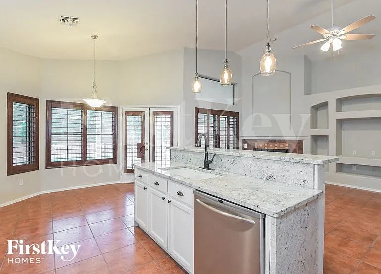 616 S Rincon Rising Rd — Photo 6