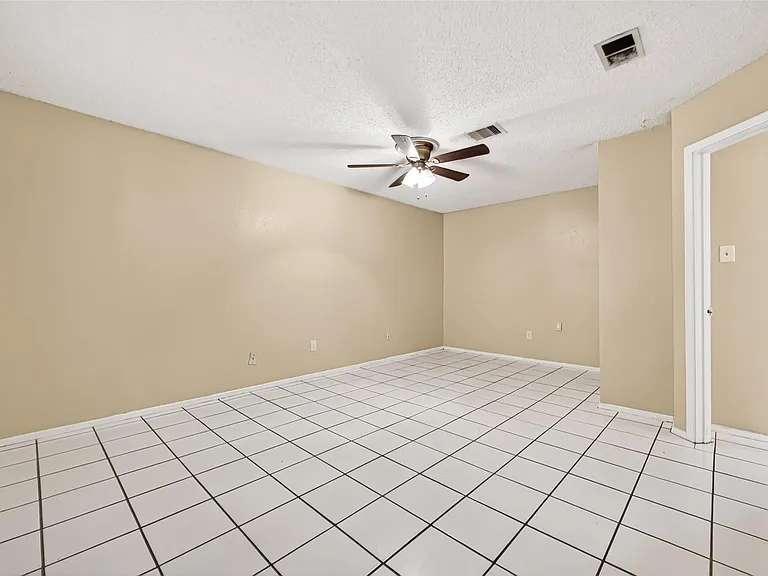 7422 Cortes Dr — Photo 27