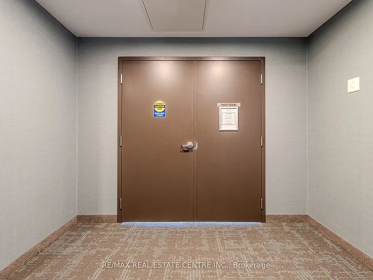 470 Dundas St E #1206 — Photo 41