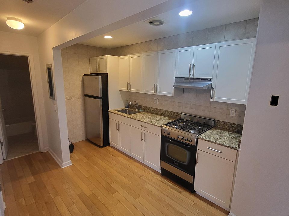 1st image of 1513 Outlook Ave #1