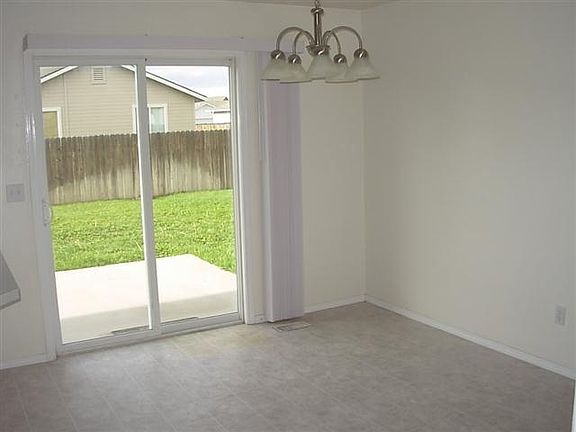4th image of 16605 Sadie Ave