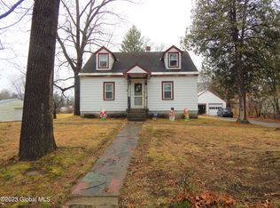 21 Dean Rd, Hudson Falls, NY 12839