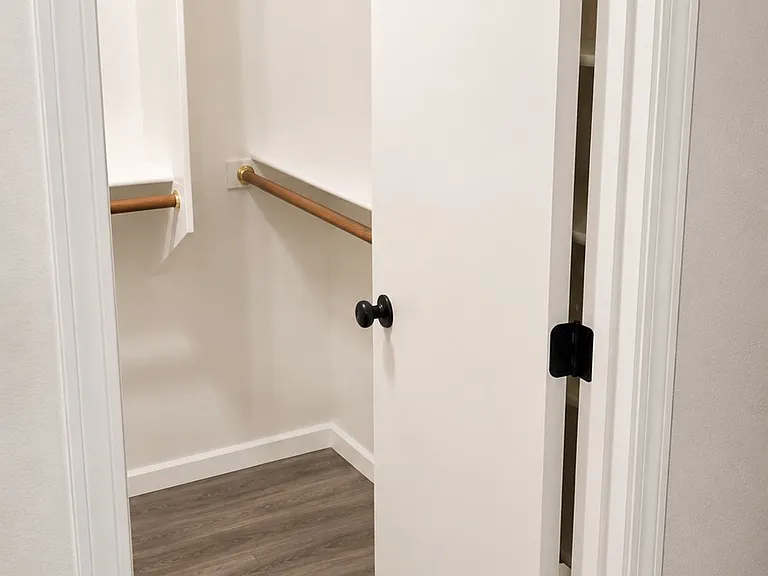 Master Walk In Closet