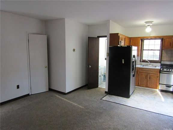4th image of 249-12 87th Dr #1