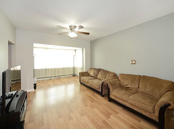 3rd image of 2928 N McVicker Ave