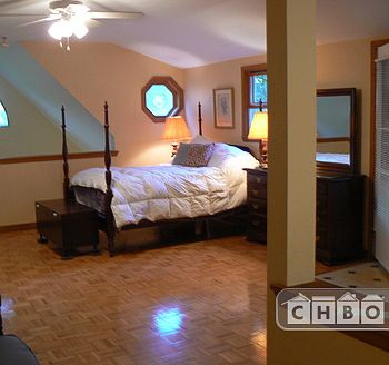 2nd floor loft-style BR (plus laundry room, bath, reading no