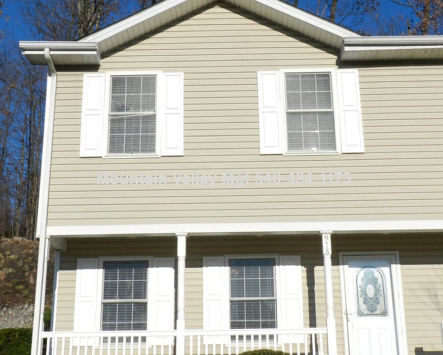 1st image of 978 Sherwood Ct