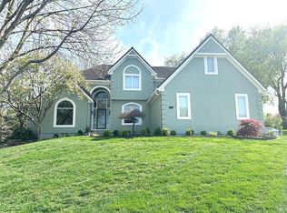 1801 SW Summit Valley Dr, Lees Summit, MO 64081