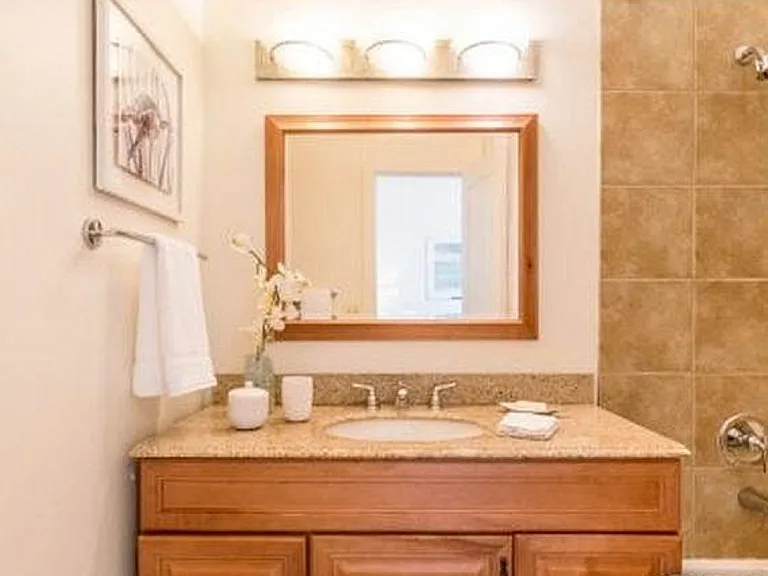 4645 Broadway St #B3 — Photo 11