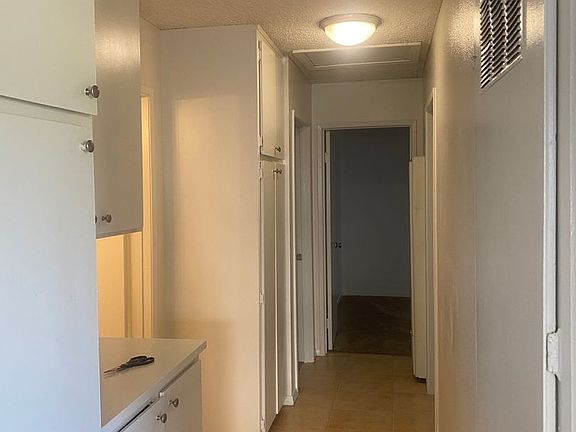 5th image of 1512 Oakdale Ave APT 4