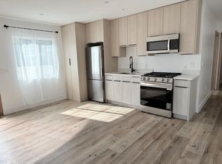 6902 Corbin Ave, Reseda, CA 91335