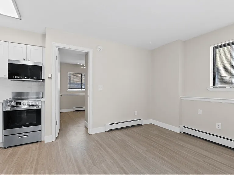 3075 Broadway St — Photo 5