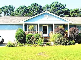 111 Friendly Ln, Hampstead, NC 28443