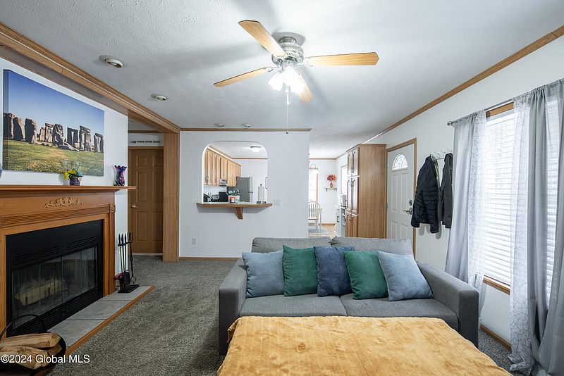2nd image of 1073 Vly Summit Road