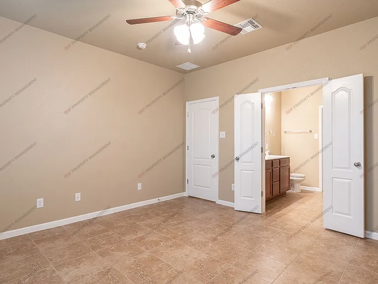 7605 Hickman St — Photo 8