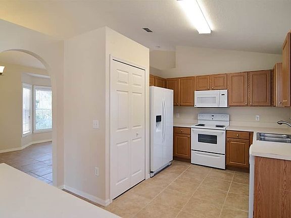 3rd image of 3485 SW Englewood St