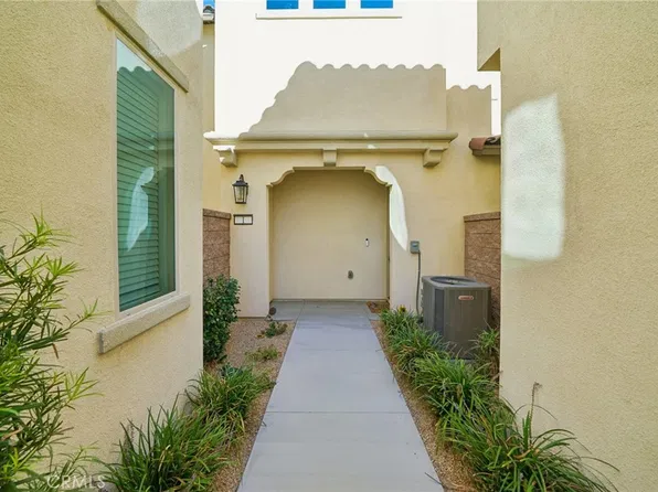 5254 Wildflower Ln, Fontana, CA 92336