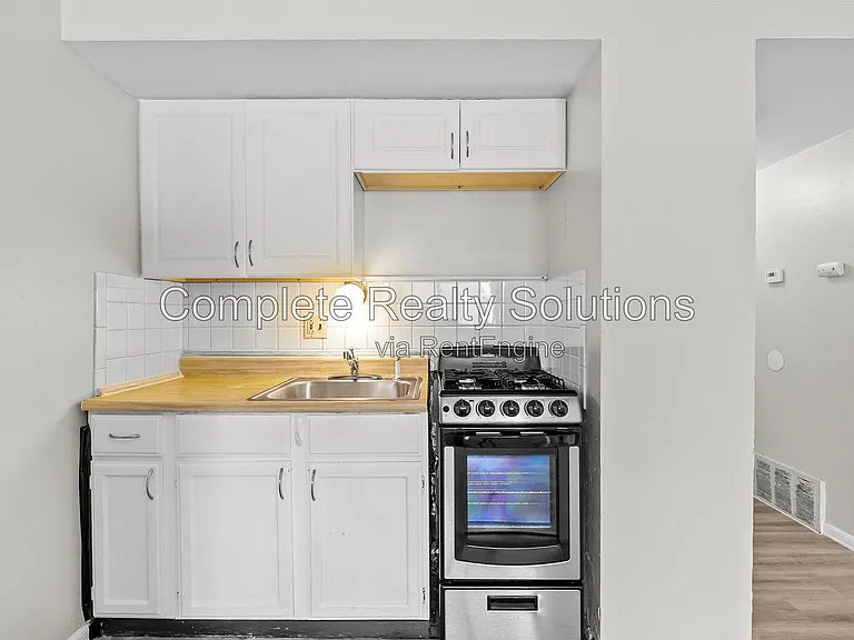 2323 Woodson Rd #L — Photo 10