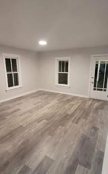 122 E Scott St — Photo 2