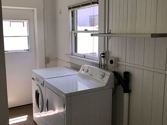 3rd image of 1435 Meade Ave