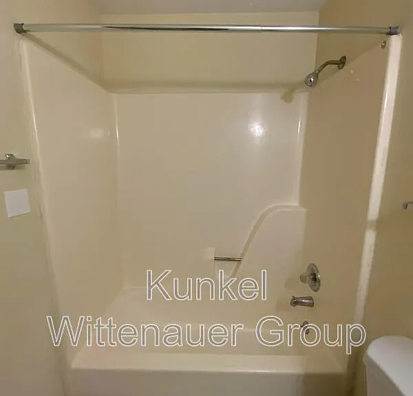 2611 Sierra Dr E — Photo 12