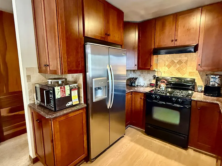 406 Monterey Pl — Photo 6