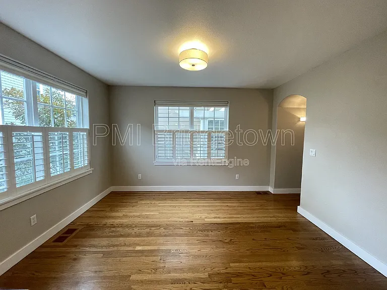 10235 NW Edgewood Dr — Photo 12