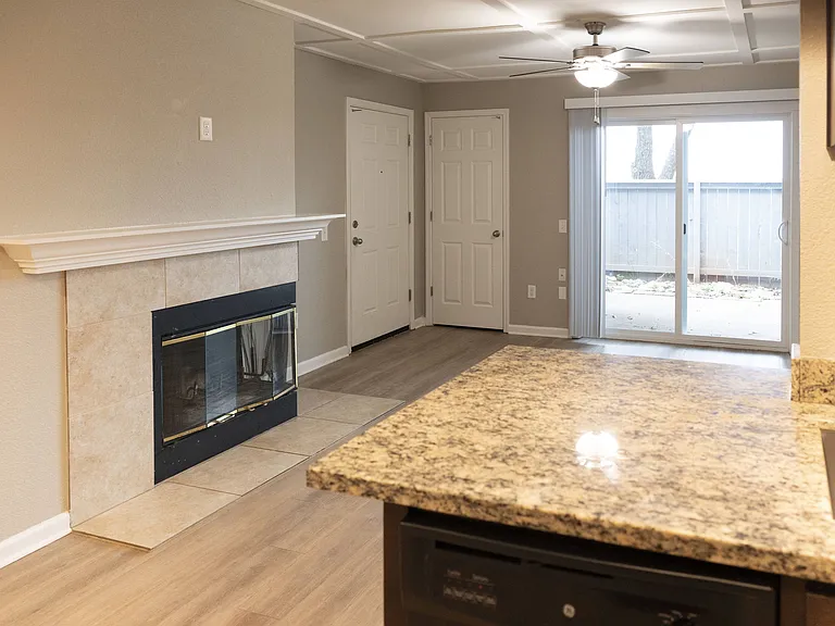 Sierra Oaks — Photo 29