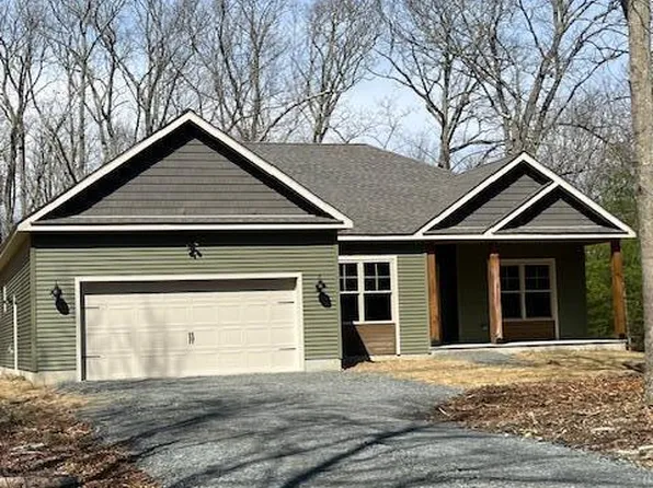 106 Griff Ct, Milford, PA 18337