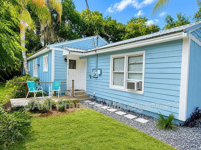 1 bed, 1.0 bath, 950 sqft, $2,200 — Photo 2